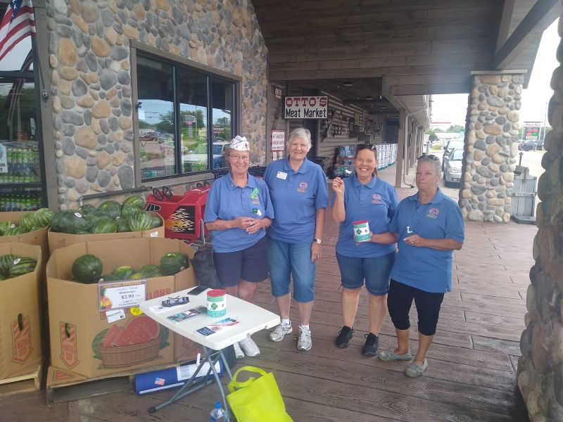 AMVETS Wisconsin Post 13 Veteran Auxiliary volunteers